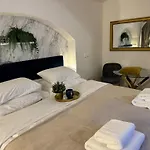 Elegantsuite 1 Minut Charles Bridge Ps5 And Garden