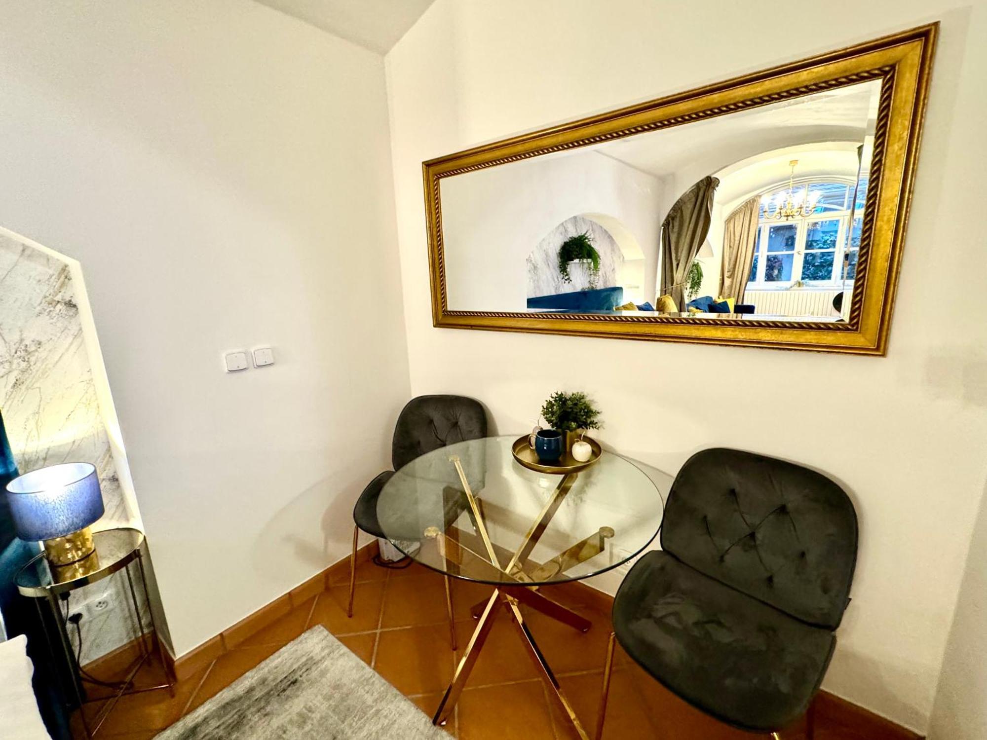 Elegantsuite 1 Minut Charles Bridge Ps5 And Garden * Prague