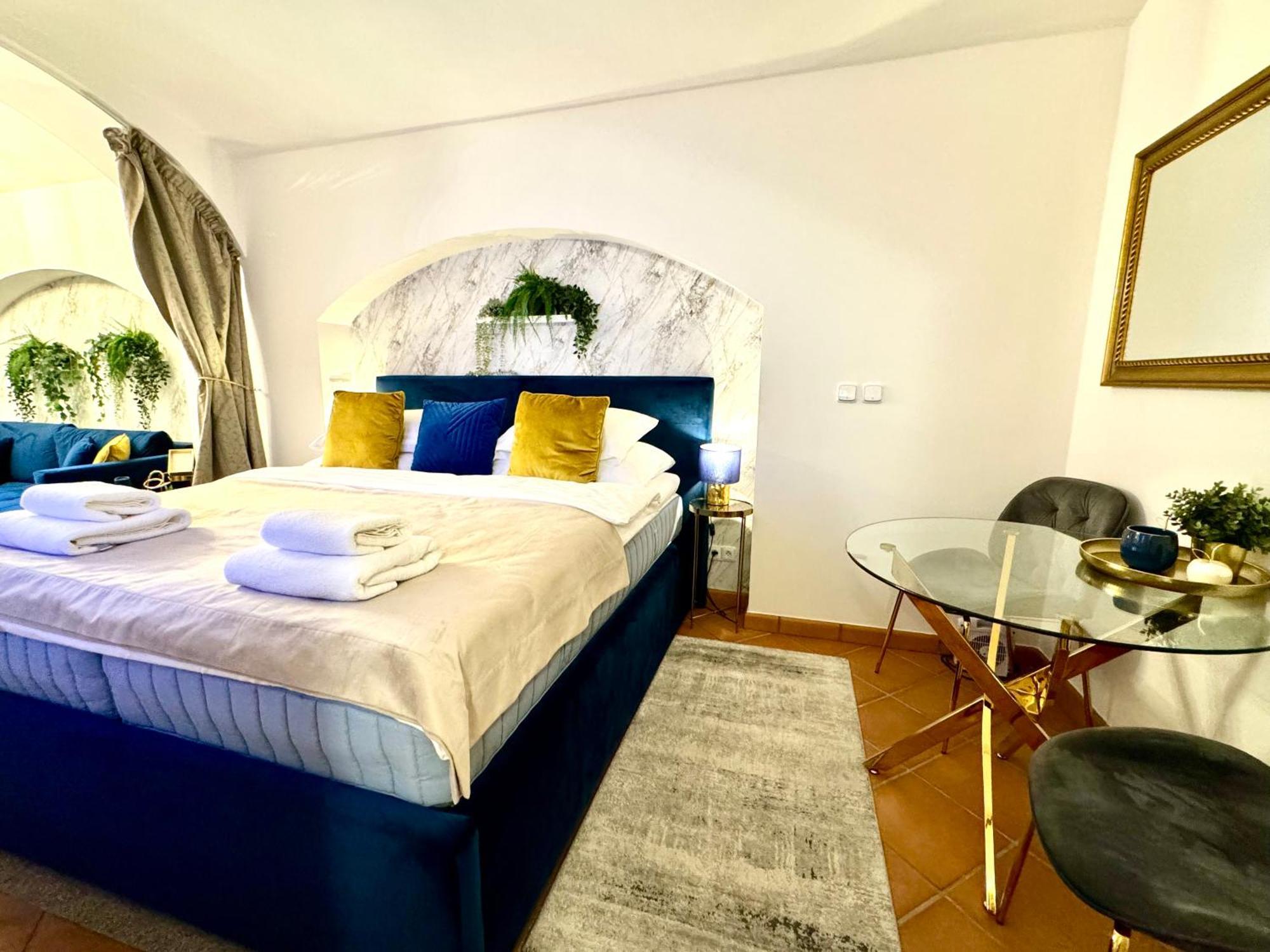 Elegantsuite 1 Minut Charles Bridge Ps5 And Garden
